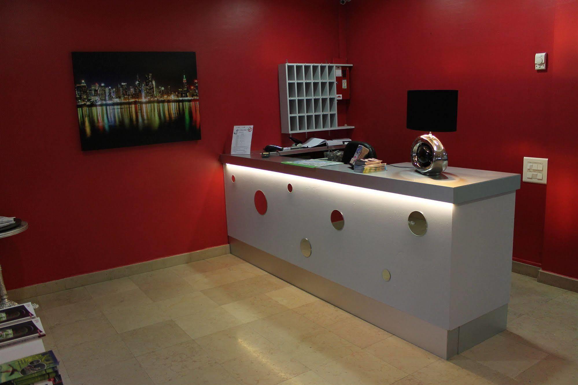 Le Cheval Blanc Hotell Arles Exteriör bild